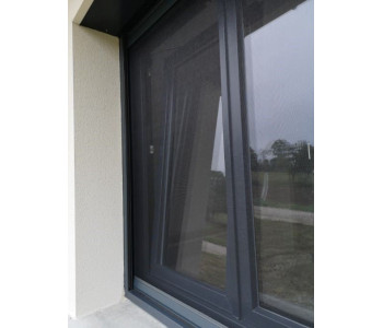 Moustiquaire enroulable verticale cadre gris anthracite